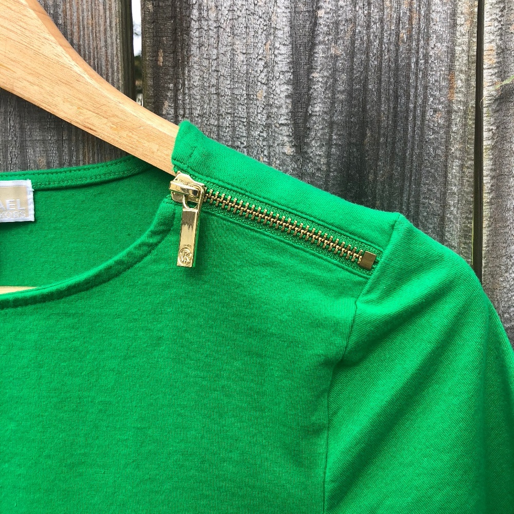 Michael Kors Green Zip Shoulder Tee ❤️ - Picture 2 of 6